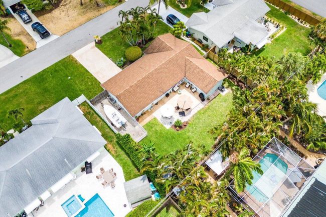 353 Mars Ave, House other with 2 bedrooms, 2 bathrooms and null parking in Tequesta FL | Image 30