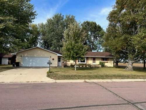 306 9th St, Westbrook, MN, 56183-9606 | Card Image