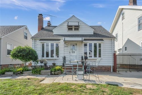 30213 Robert St, Wickliffe, OH, 44092-1719 | Card Image