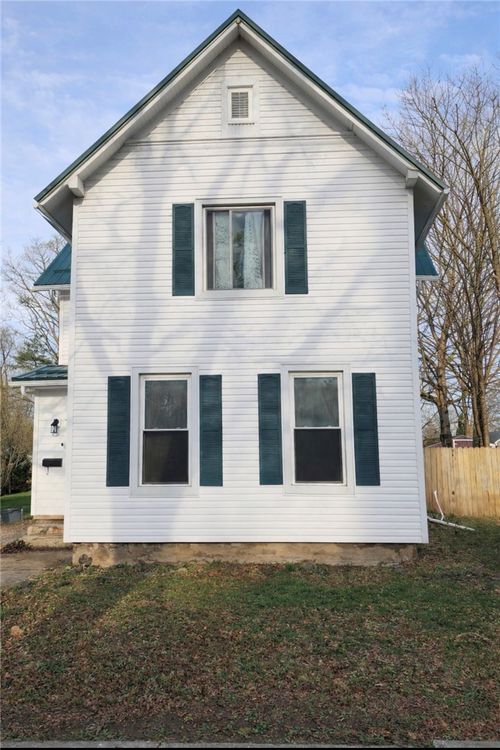 31 Church St, Phelps, NY, 14532-1135 | Card Image