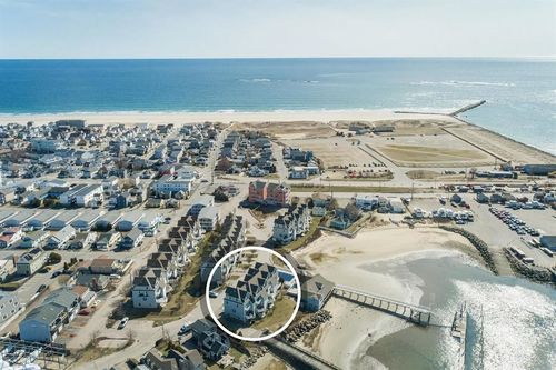 4-24 Harbor Rd, Hampton, NH, 03842-3379 | Card Image