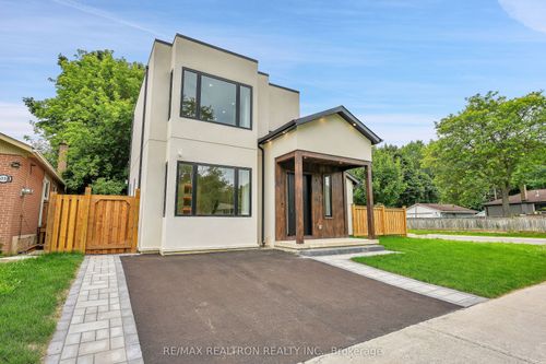 105 Murray Dr, Aurora, ON, L4G2C4 | Card Image