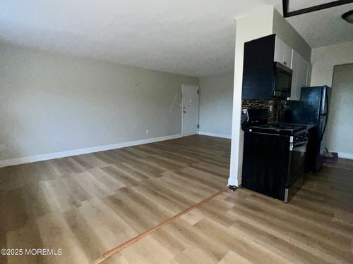 h-12 Manchester Ct, Freehold, NJ, 07728-3232 | Card Image