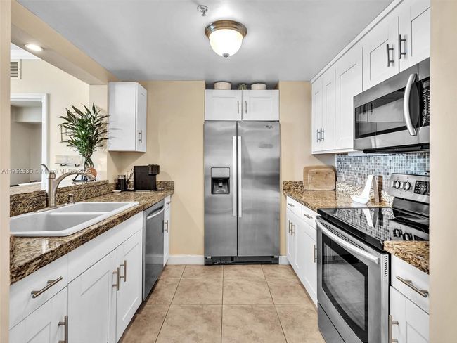 APT-506 - 2600 Sw 27 Th Ave, Condo with 2 bedrooms, 2 bathrooms and null parking in Miami FL | Image 7