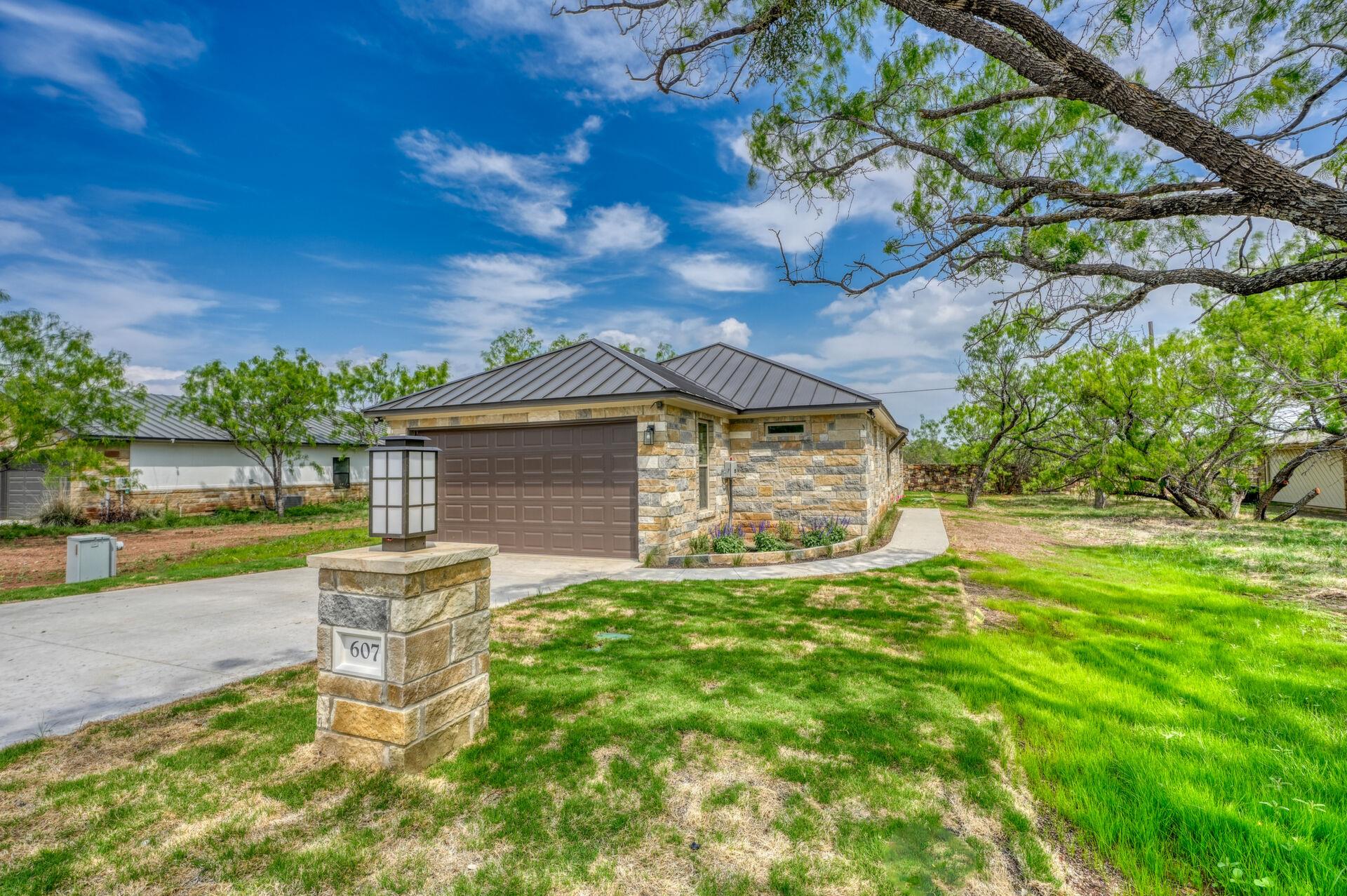 Residential in Horseshoe Bay 2