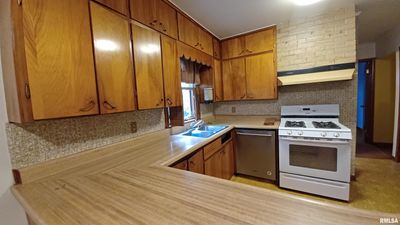 3502 N 3 Rd Street, House other with 3 bedrooms, 2 bathrooms and null parking in Clinton IA | Image 3