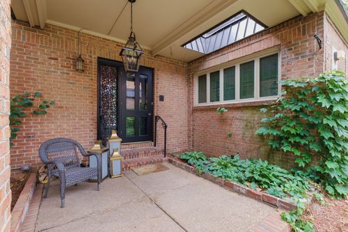 690 Timber Ln, Nashville, TN, 37215-1120 | Card Image