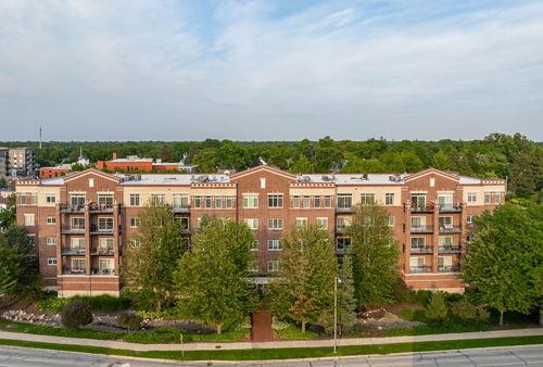 apt-502-5329 Main St, Downers Grove, IL, 60515-5092 | Card Image