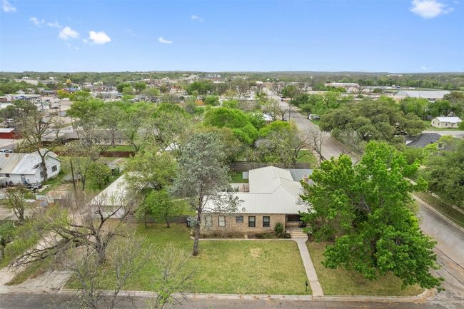 208 W 5 Th St, House other with 4 bedrooms, 3 bathrooms and 4 parking in Lampasas TX | Image 17
