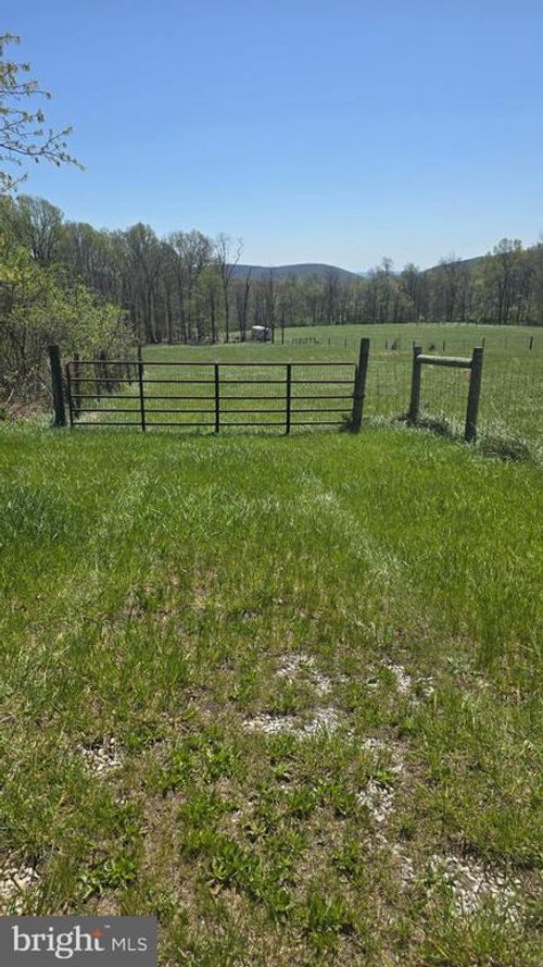 16627 Raven Rock Rd, SABILLASVILLE, MD, 21780-9120 | Card Image