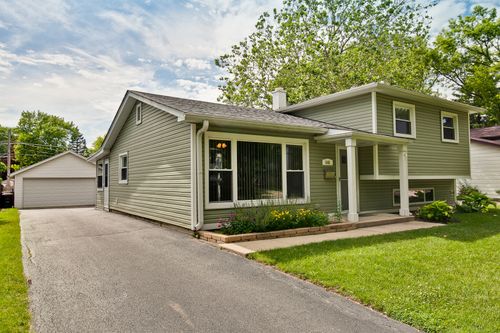 648 N Greenview Ave, Mundelein, IL, 60060-1716 | Card Image