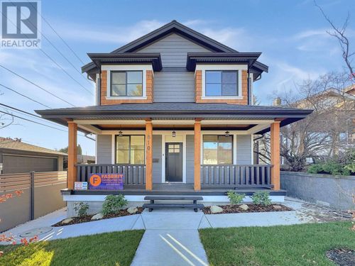 810 Scott St, New Westminster, BC, V3L4T8 | Card Image