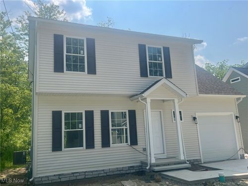 5019 Lakeview Dr, Mentor, OH, 44060-1322 | Card Image