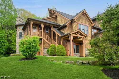 21-12 Pine Cres, Vernon, NJ, 07462-3334 | Card Image