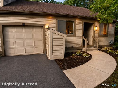 5-5 Overlook Ct, Avon, CT, 06001-4526 | Card Image