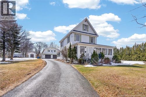 18 Stanley St, Campbellton, NB, E3N1G9 | Card Image