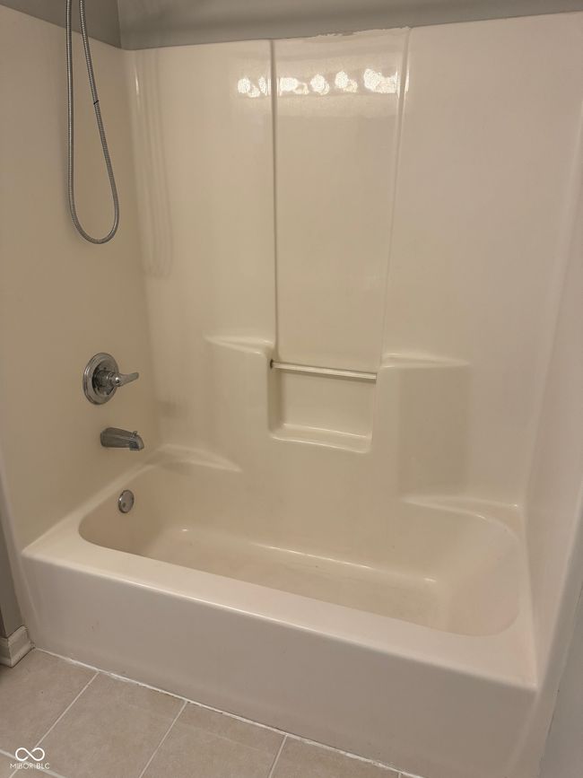 504 Elkhart Dr, Condo with 2 bedrooms, 3 bathrooms and null parking in Westfield IN | Image 23