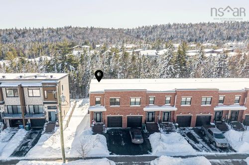 18 Trekker Dr, Bedford, NS, B4B2K7 | Card Image