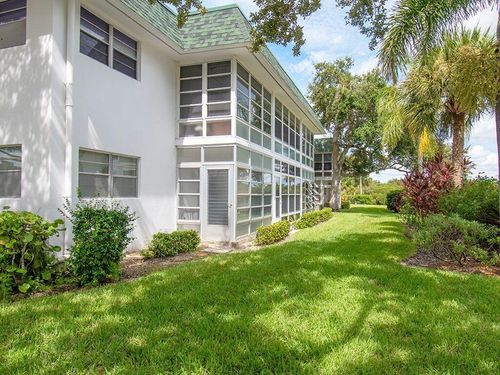 1-2800 Indian River Blvd, Vero Beach, FL, 32960-7211 | Card Image