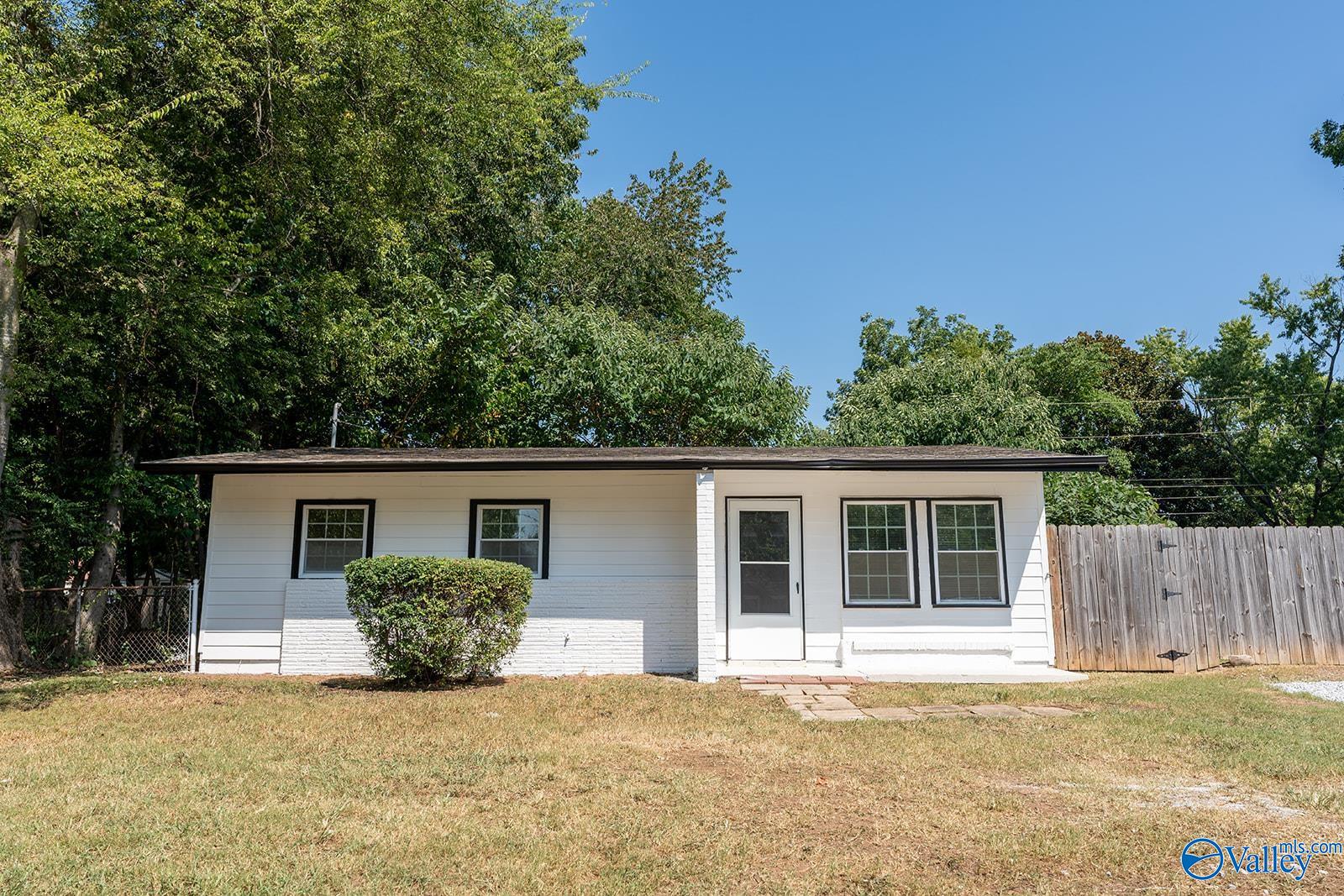 Wilkenson Dr, Huntsville, AL 35811