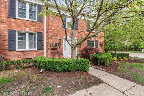 1200 Trailwood Path, Bloomfield Hills, MI, 48301-1725 | Card Image