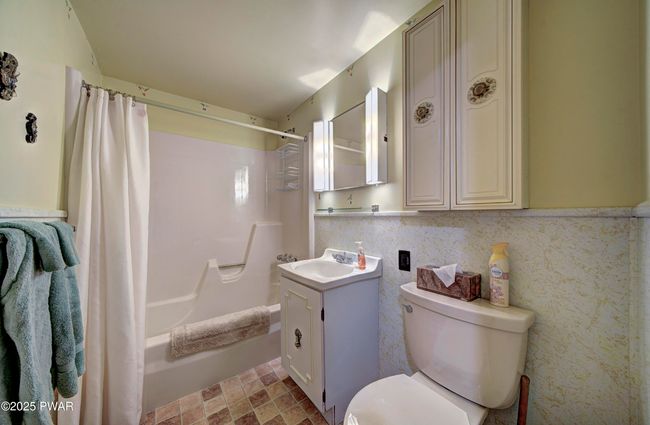Basement bathroom | Image 31