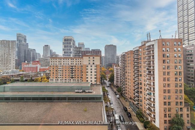 821 - 155 Dalhousie St, Condo with 2 bedrooms, 2 bathrooms and null parking in Toronto ON | Image 34