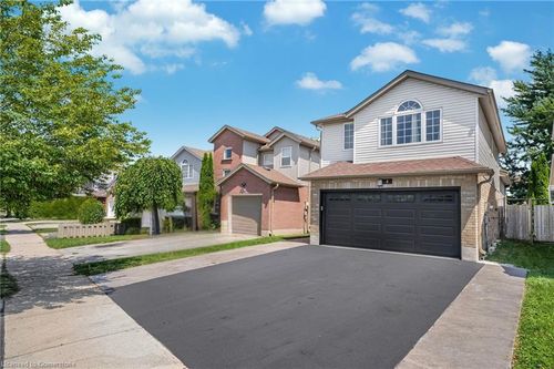 4 Orchid Cres, Kitchener, ON, N2E3N2 | Card Image