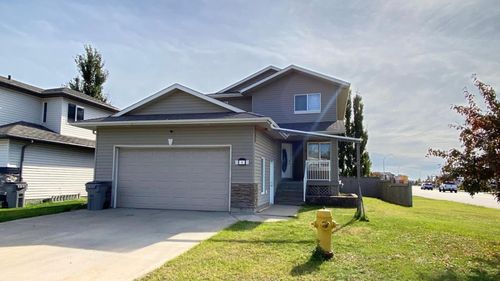 1 Pinnacle Key, Grande Prairie, AB, T8W2V5 | Card Image