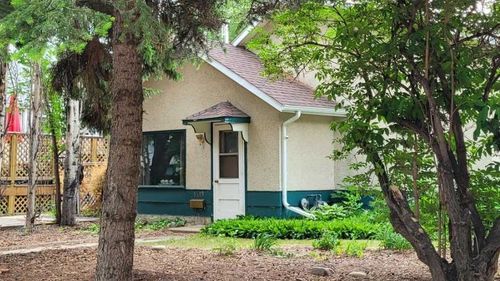 5489 51 Avenue, Lacombe, AB, T4L1K9 | Card Image