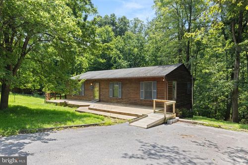 525 Main Drag Way, Harpers Ferry, WV, 25425-4649 | Card Image