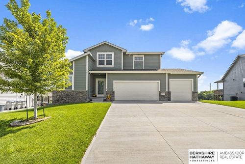 9715 S 183rd Avenue, Omaha, NE, 68136 | Card Image