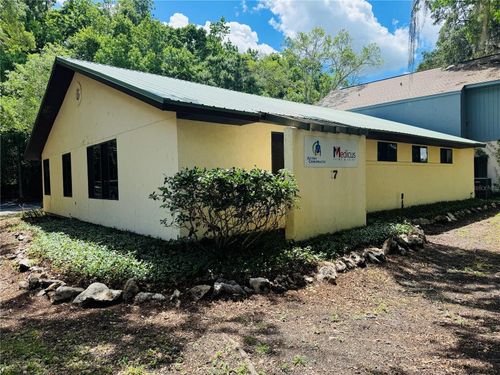 17 33rd Ct, GAINESVILLE, FL, 32607-2552 | Card Image