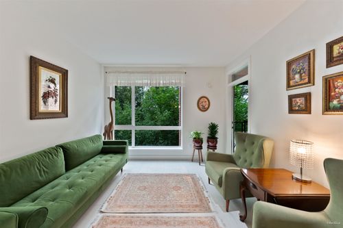 205-733 W 3rd St, North Vancouver, BC, V7M0C8 | Card Image