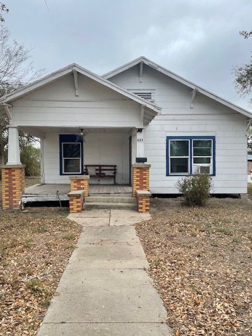 431 W King Ave, Kingsville, TX, 78363-5355 | Card Image