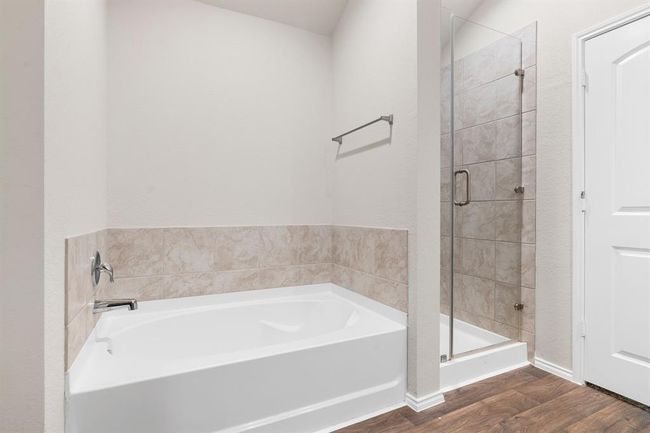 Primary Bathroom | Image 23