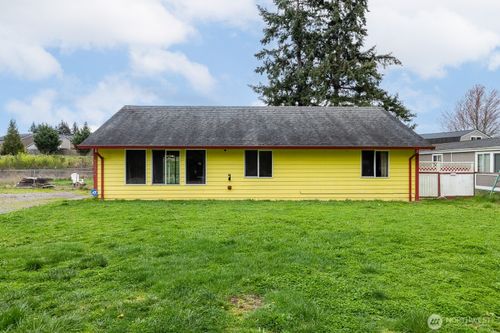 9047 Pepperidge Ln Se, Yelm, WA, 98597-9725 | Card Image