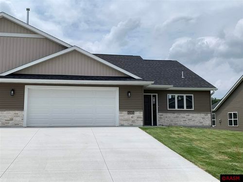 2834 Meadowview Ln Ne, Owatonna, MN, 55060-2481 | Card Image