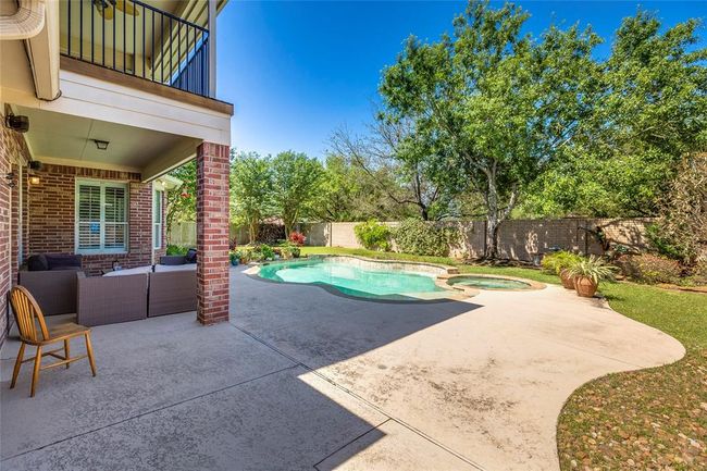 Enjoy Houston's weather all year round in the 2015 heater pool & spa, lots of deck & yard space | Image 42