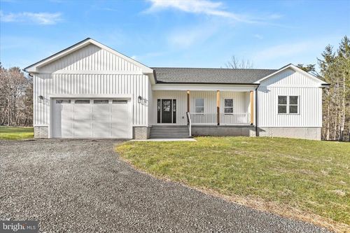 6348 Cherry Run Rd, HEDGESVILLE, WV, 25427-3656 | Card Image