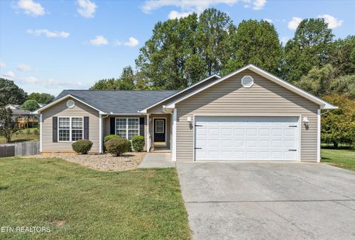 921 Jasmine Ln, Maryville, TN, 37801-5126 | Card Image
