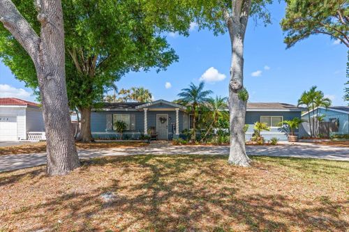 5042 Lake Charles Dr N, Kenneth City, FL, 33709-3647 | Card Image