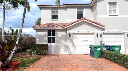 1001 Ne 208th St, Miami, FL, 33179-1933 | Card Image