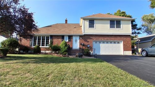 1552 E Park Rd, Grand Island, NY, 14072-2335 | Card Image