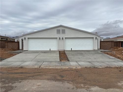 915 E Berk Ave, Kingman, AZ, 86409 | Card Image