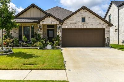 View of front of home featuring a front lawn | Image 2