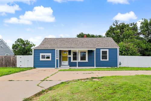 2200 S Seneca, Wichita, KS, 67213 | Card Image