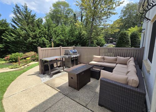 95 Skyline Dr, Coram, NY, 11727-3636 | Card Image