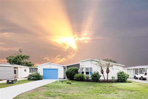 24927 Pine Hill, LEESBURG, FL, 34748 | Card Image