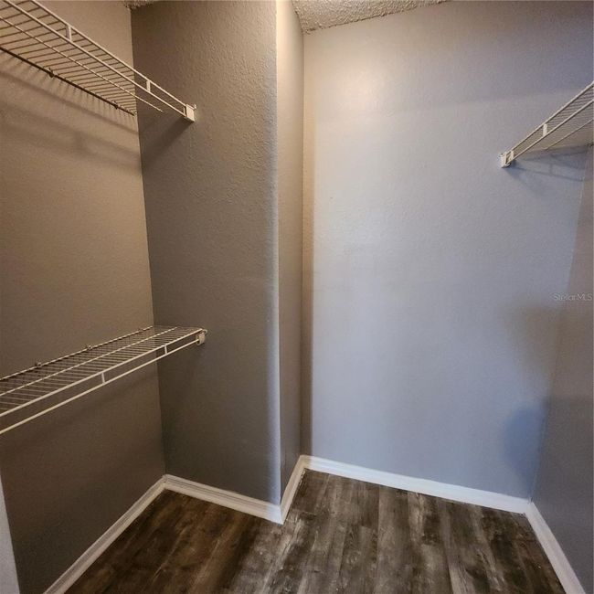 Walk-in closet | Image 14